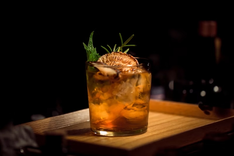Caipirinha citron vert et cachaça servie au Tucano BBQ